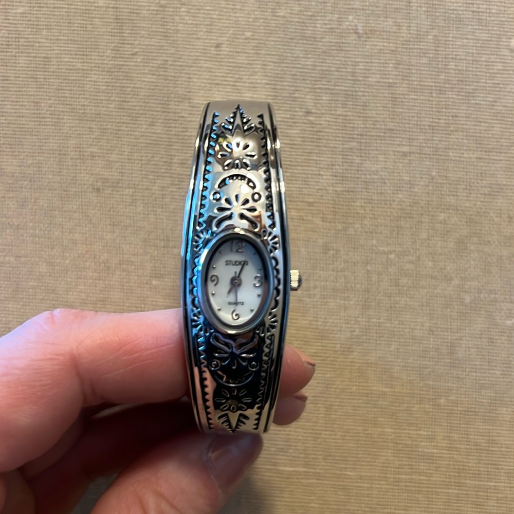 Western cuff watch